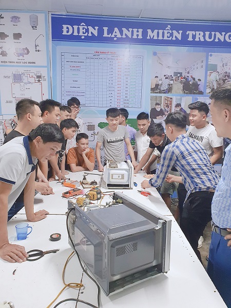 Điện Lạnh Miền Trung là một địa chỉ dạy điện lạnh tại Hà Tĩnh tốt nhất hiện nay